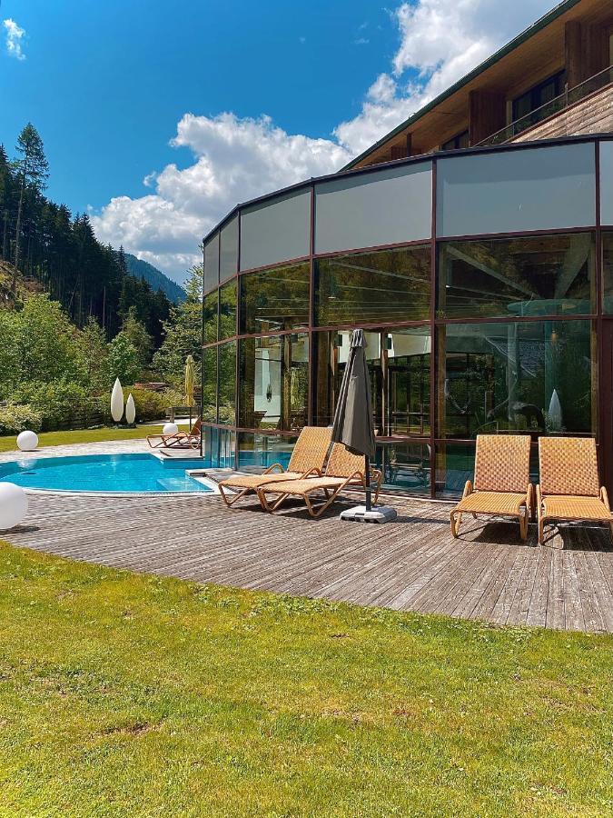 Spa Hotel Zedern Klang Hopfgarten in Defereggen Bagian luar foto