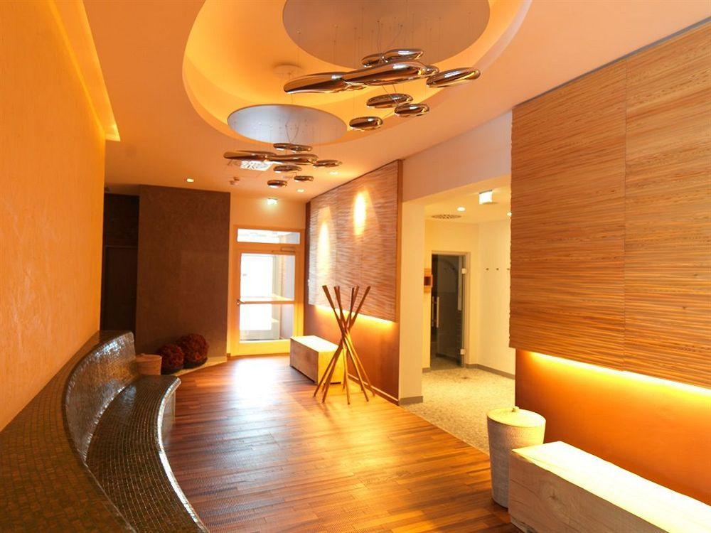 Spa Hotel Zedern Klang Hopfgarten in Defereggen Bagian luar foto