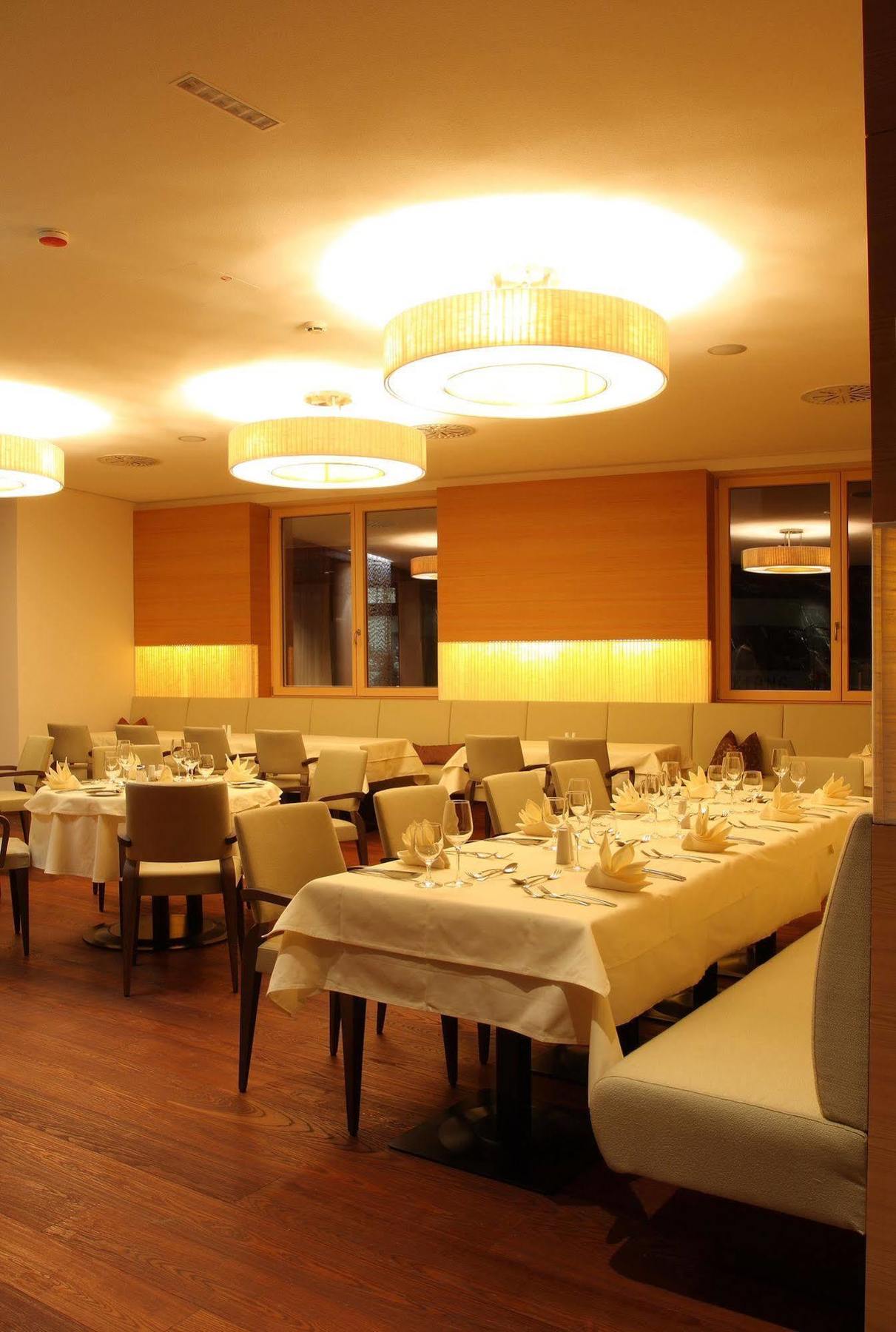 Spa Hotel Zedern Klang Hopfgarten in Defereggen Bagian luar foto