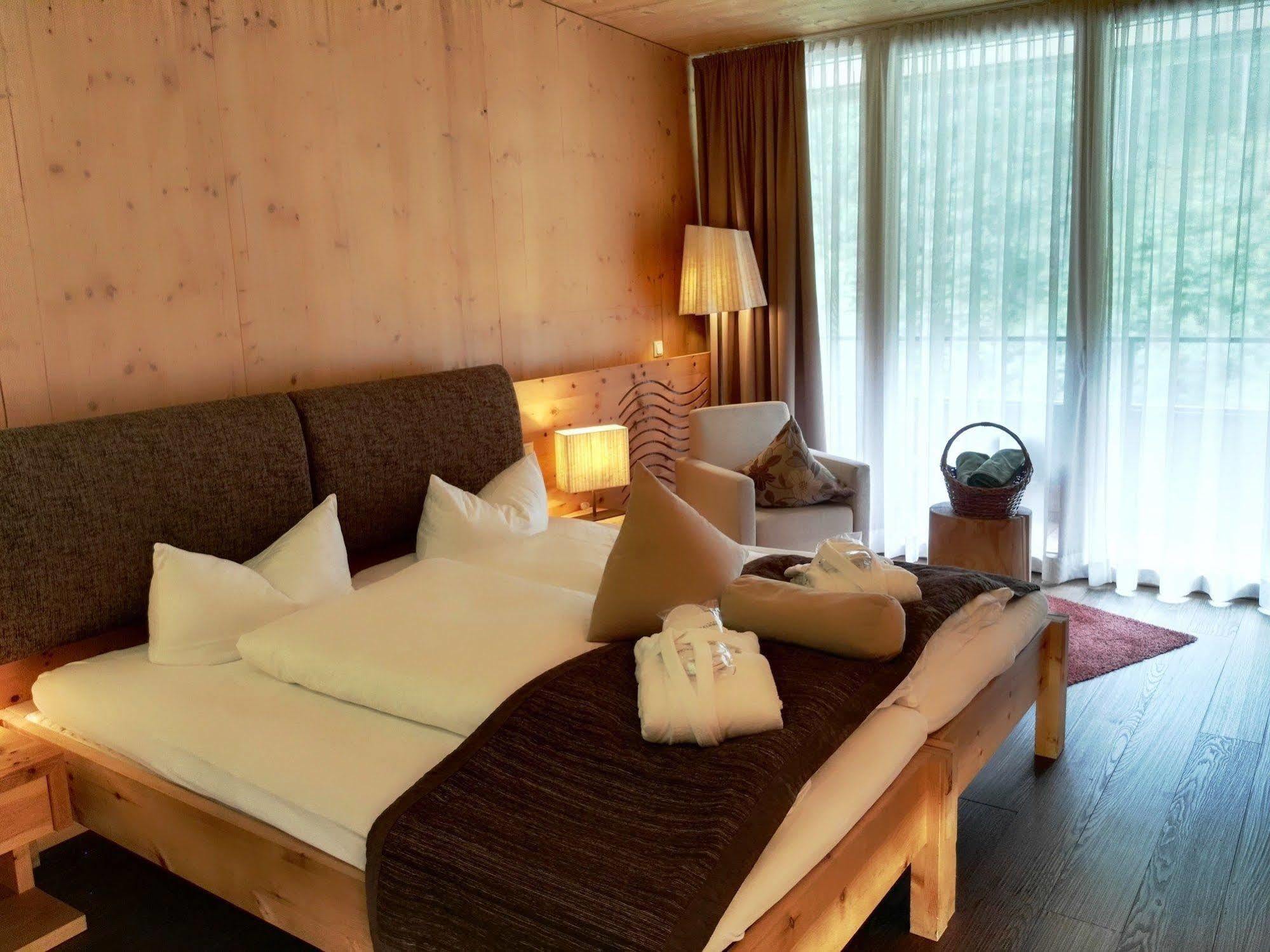Spa Hotel Zedern Klang Hopfgarten in Defereggen Bagian luar foto